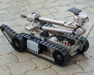 A bomb diffusing robot