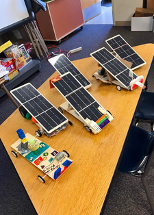 Solar sprint cars made by students