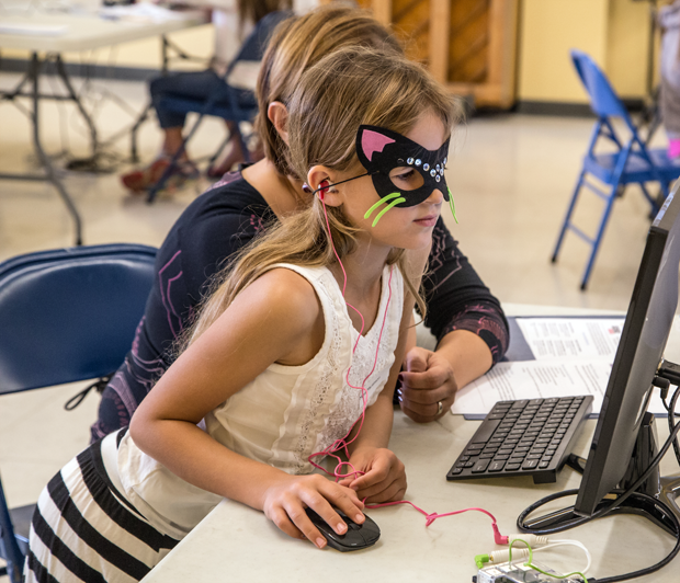 The Girl Factor: Creative Code and Computer Programming / Participants at a girlSPARC workshop work on Raspberry Pi projects in small groups and with the help of girlSPARC mentors.