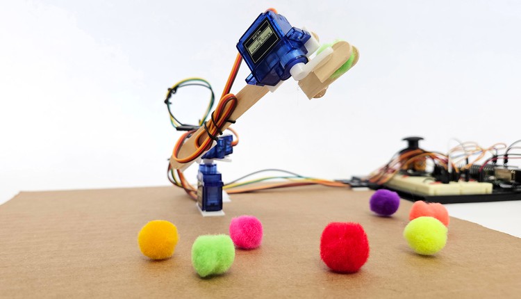 STEM ROBOTIC ARM KIT JOY-STICK CONTROLLED