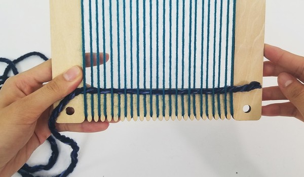 One row of woven yarn. 