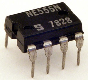 Photo of a 555 timer chip