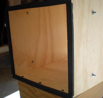 Rubber gaskets maintain an airtight seal.
