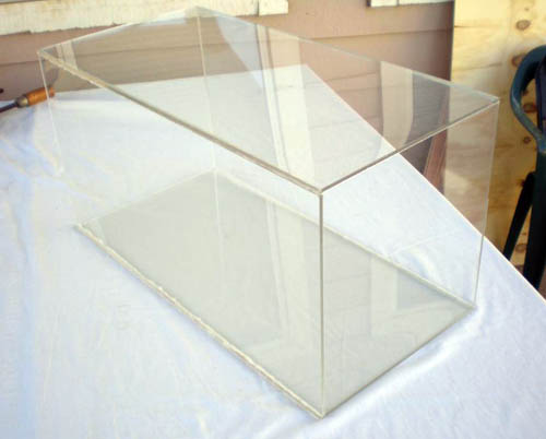 Chamber of Plexiglas for the test section.