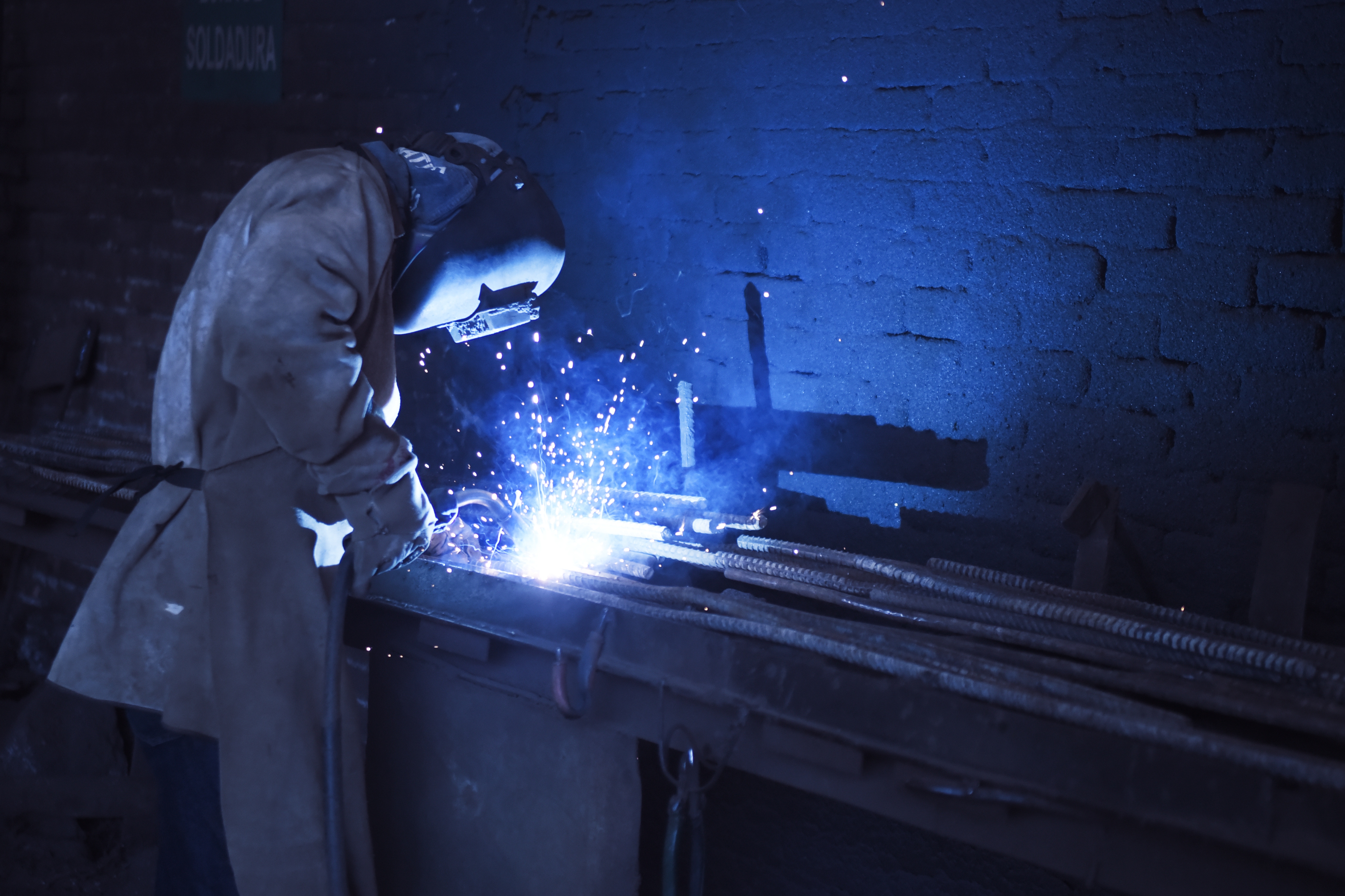 welder gas metal arc welding