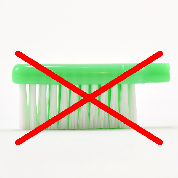 Toothbrush head with straight bristles