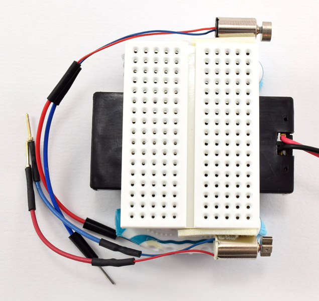 Robot body with battery wires facing to right