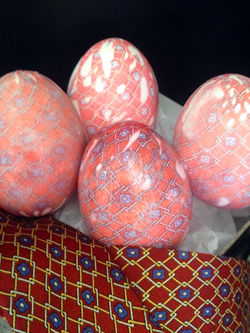 samples from tie dye eggs chemistry science experiment