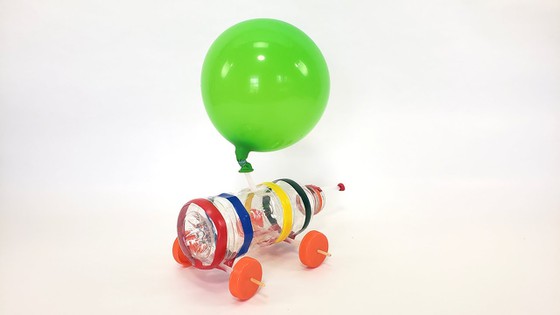 How to make A balloon car with a water bottle. easy homemade balloon car 