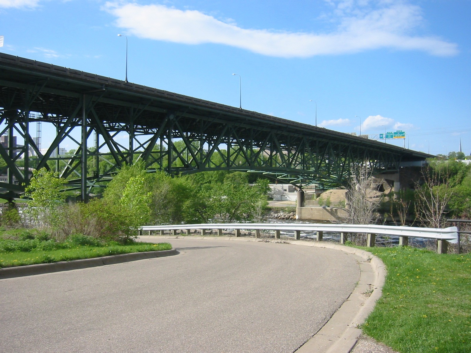 Mississippi river bridge 