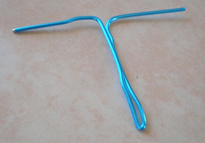 Making a T-shape with the paper clip