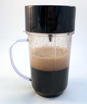 Food and sodium alginate are blended together in a blender cup