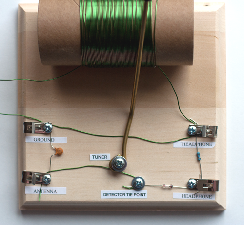 Photo of a complete homemade crystal radio circuit
