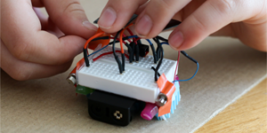 Advanced Bristlebot Solar-Powered Kit and Hands-on Robotics Project