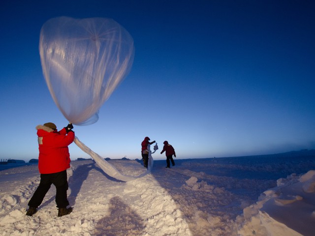 meterologist w balloon