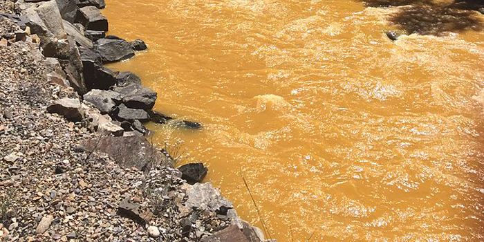 Heavy Metals Turn Waterways Orange / Riverhugger, Wikimedia