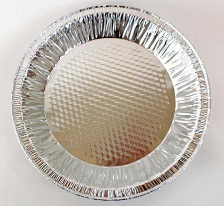 An aluminum pie pan