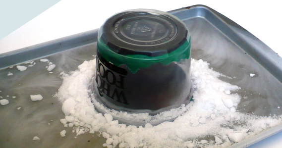 Homemade nuclear cloud chamber experimental setup