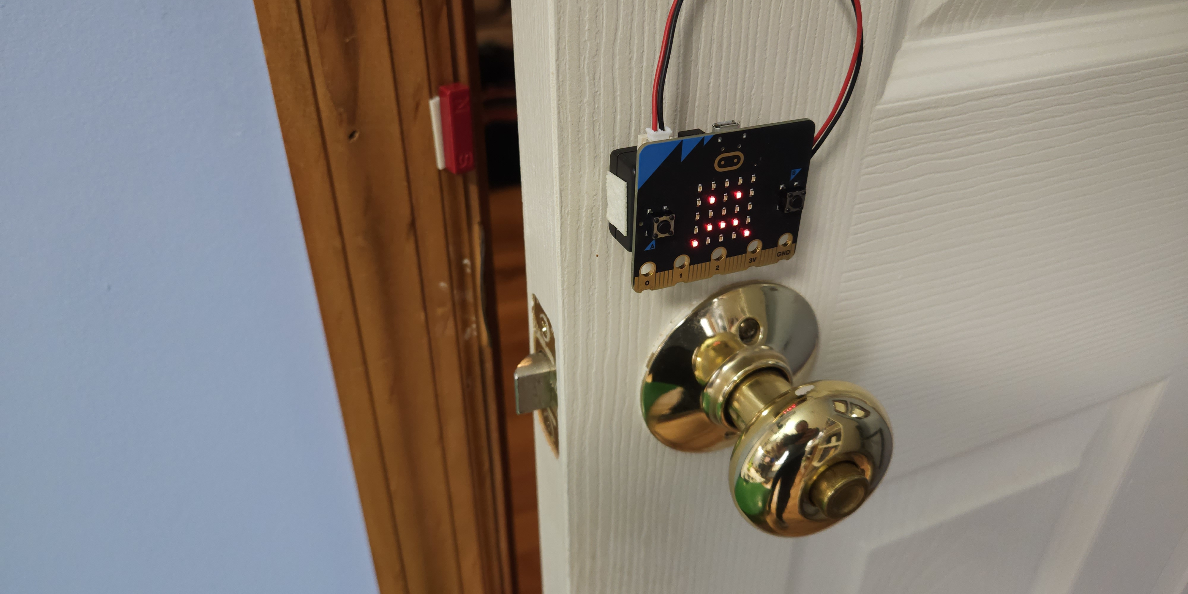 Make a Wireless Alarm System with micro:bit | Science Project