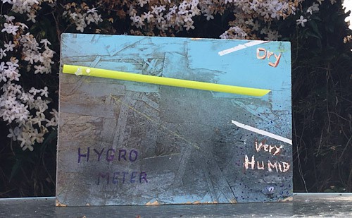  Hygrometer placed outside 