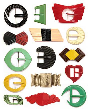 Fifteen different colors and shapes of belt buckles are arranged in five rows and three columns