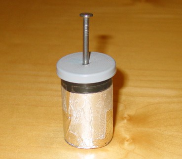 Leyden jar made from a film canister