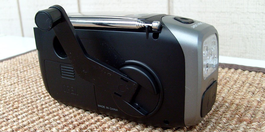 a two in one hand crank radio and flashlight