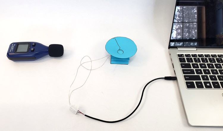 Experimental setup for measuring loudness of paper speaker