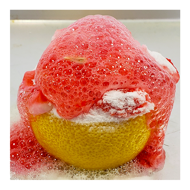 Lemon volcano bubbling and foaming - Awesome Summer Science