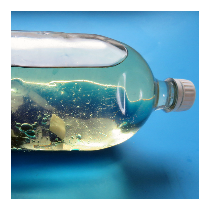 Plastic bottle with ocean wave simulation inside - Awesome Summer Science Experiments