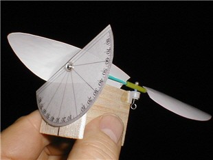 Protractor measures the pitch of a propeller blade